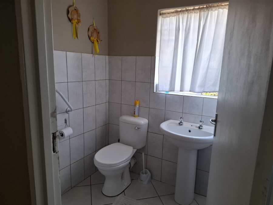 7 Bedroom Property for Sale in Middelpos Northern Cape